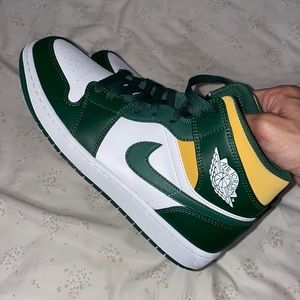 Nike Air Jordan 1 Mids Sonics